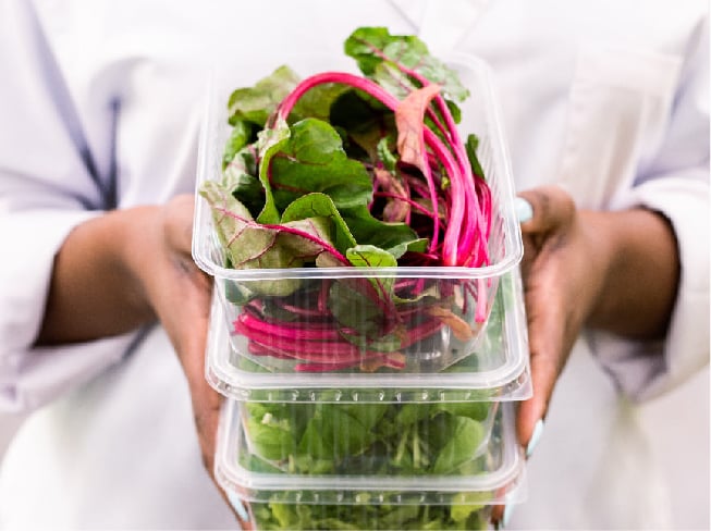 holding-plastic-containers-for-salad